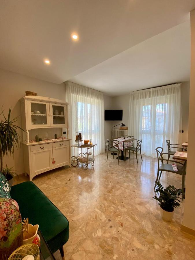 A Due Passi B&B Citta Sant'Angelo Exteriör bild